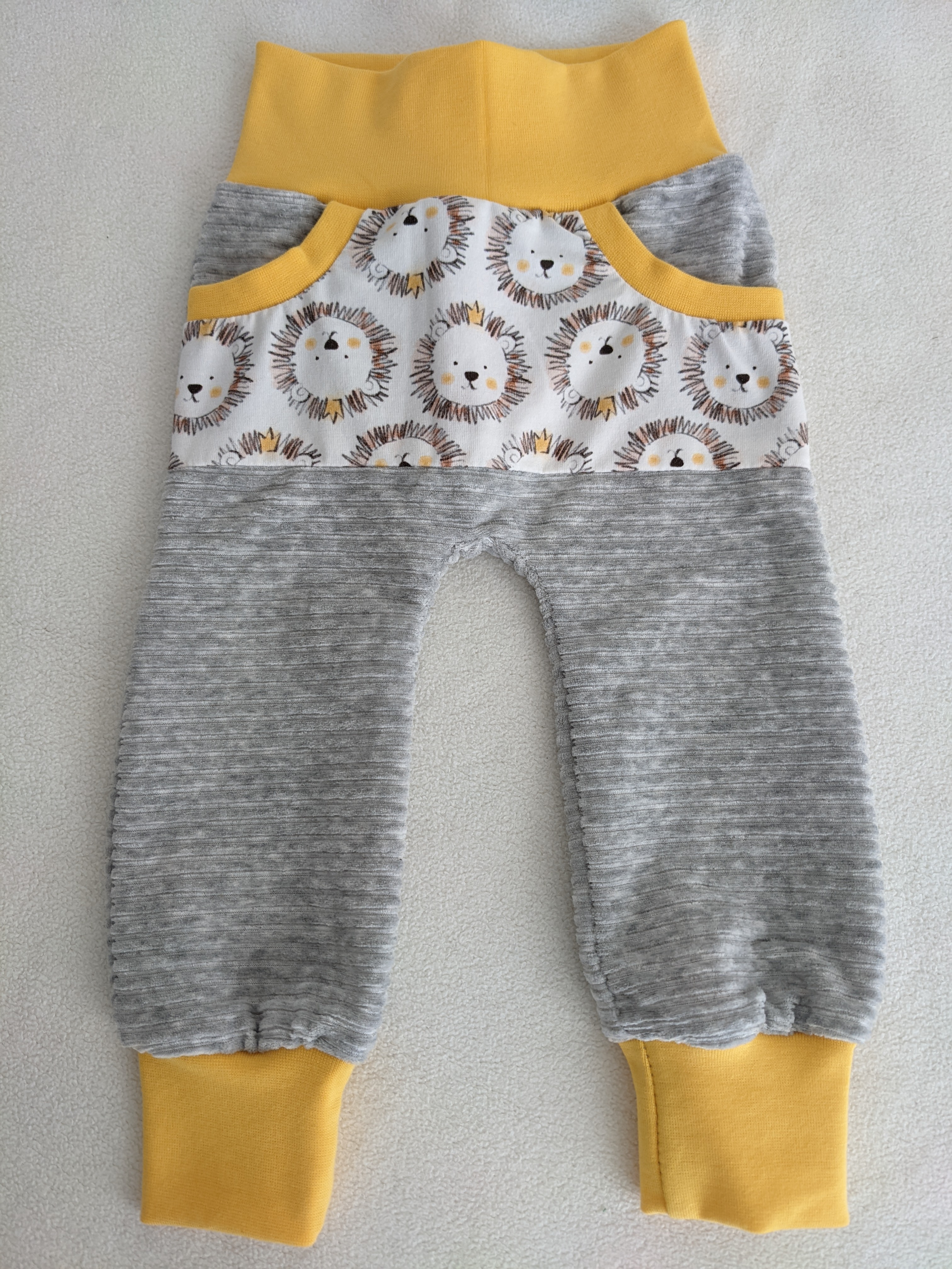 Babyhösli Löwe